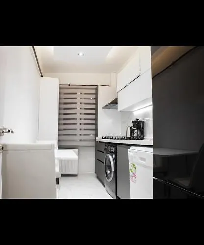 Apartment Right Next To The Cevahirshopping Center