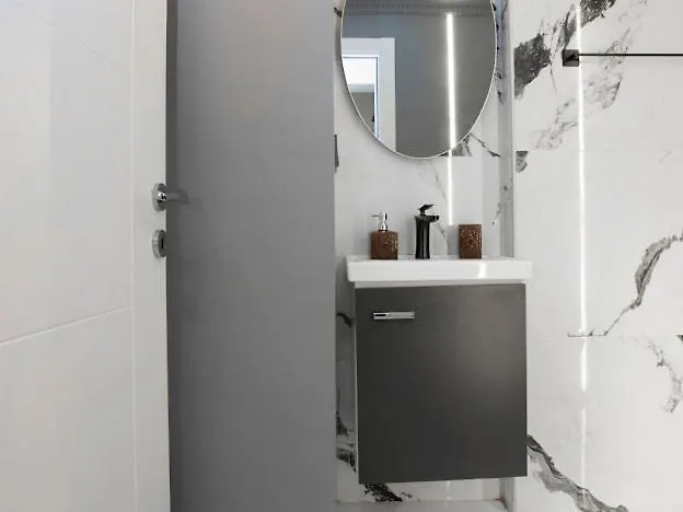 Apartment Right Next To The Cevahirshopping Center Istanbul